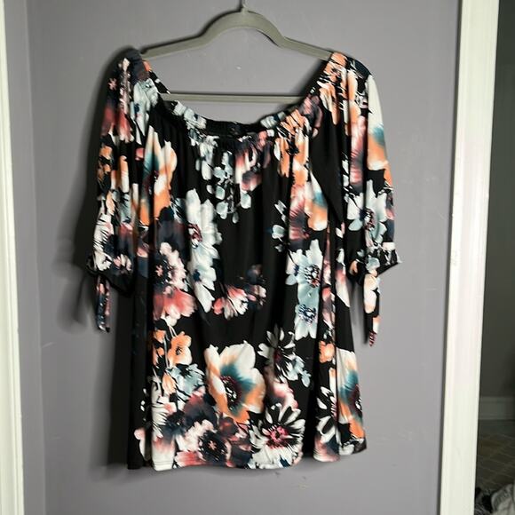 Pink Blush Maternity Black Floral Off Shoulder Top Slit Sleeves Size Medium - Picture 8 of 8